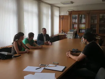 Младежи се интересуват от развитието на Банско