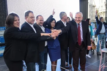 Реформаторите сами си режат клона