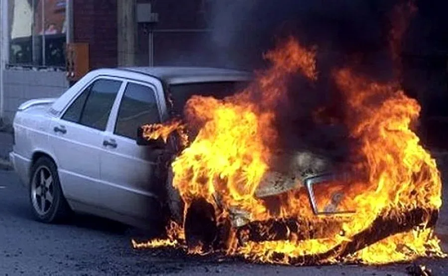 “Мерцедес” изгоря тази нощ в Кърджали 