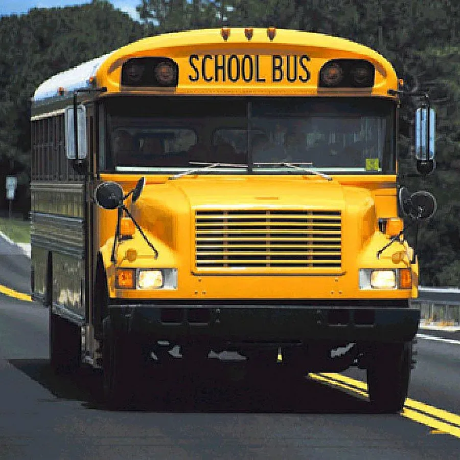 Туроператор заряза българчета в Испания, спят при бежанци