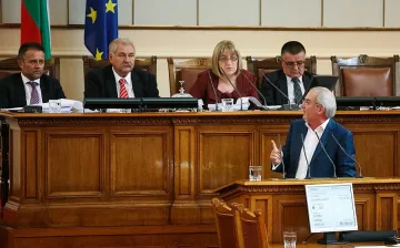 Местан: Да четем урока от референдума в Гърция