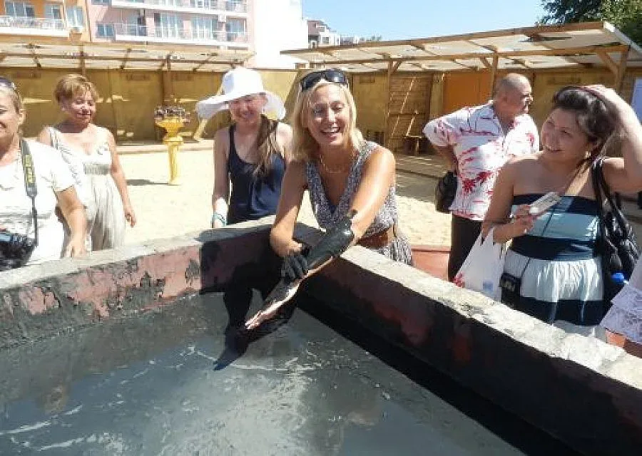 Кални бани на плажа във Варна до август