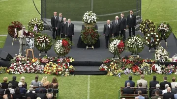 Изпратиха Масопуст с "Децата на Пирея"