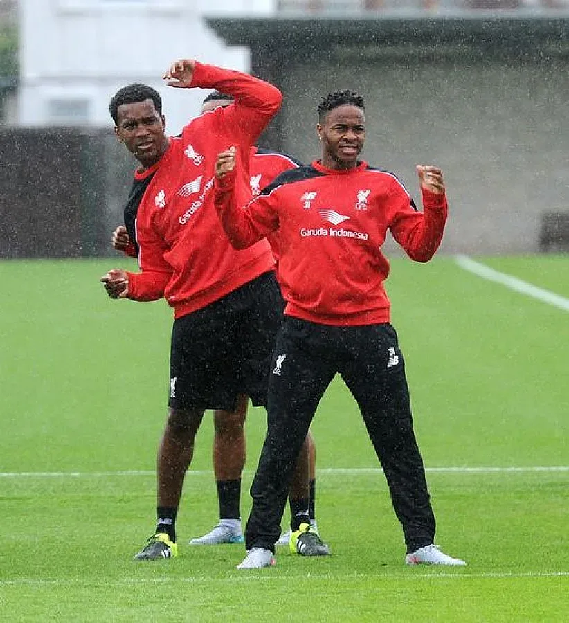 Стърлинг не се появи на тренировка на "Ливърпул"