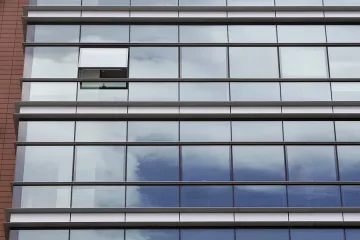 Инспекцията по труда: Работодателите да осигурят подходящи условия на служителите в горещините