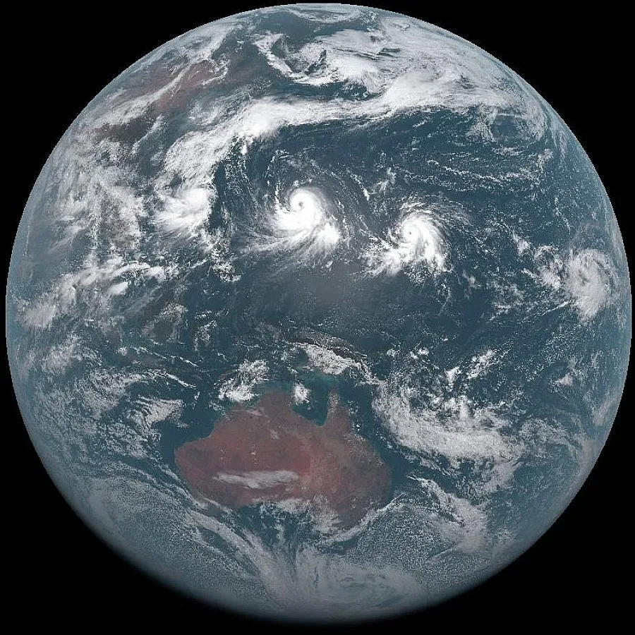 Откриха пет нови свръхмасивни черни дупки