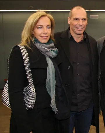 Жената зад Янис Варуфакис