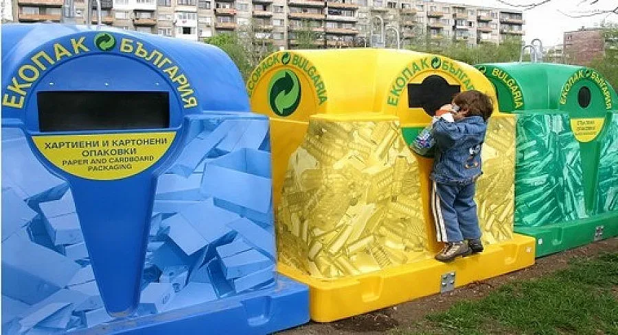 1000 лева глоба за ровене в контейнер за разделно събиране на боклука