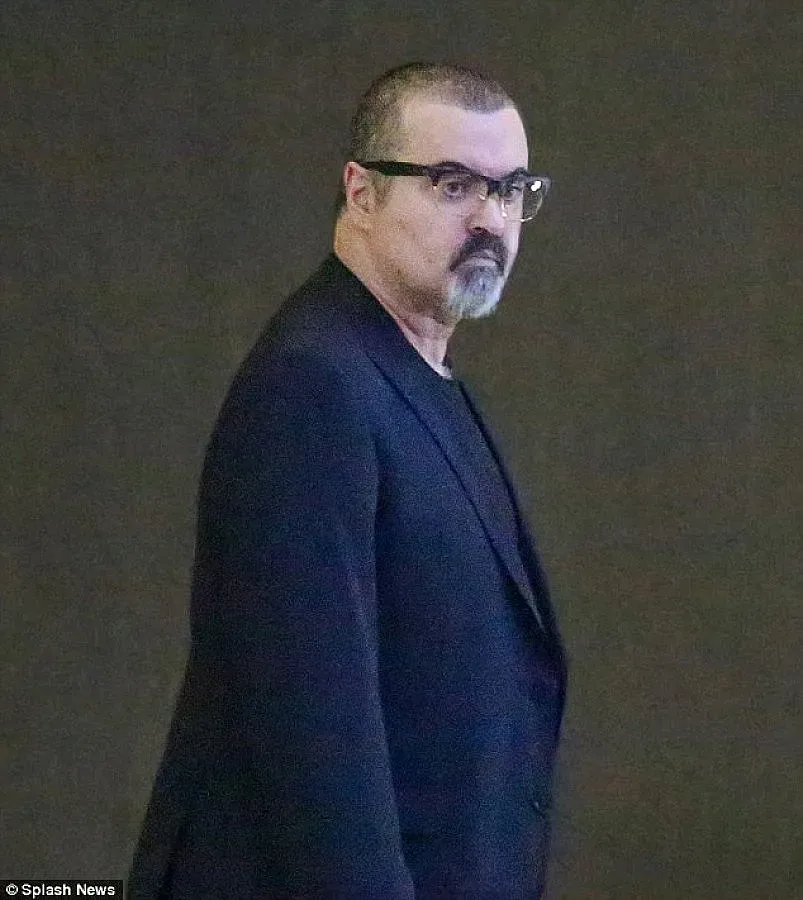 Джорд Майкъл изглежда променен след престой в клиника