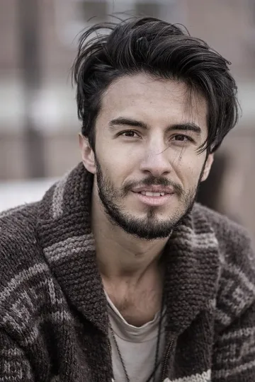 Алек Сандар изригна в "Порно"  