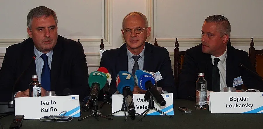 Калфин: Пазарът на труда може да приеме голяма част от българите в Гърция