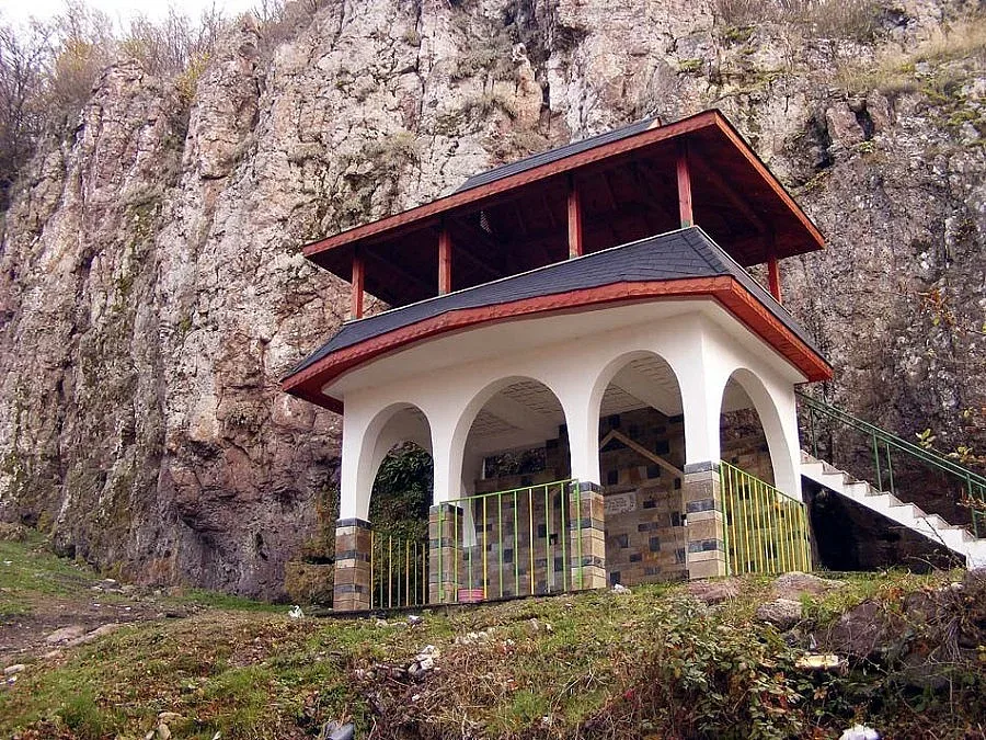 Дават 1 млн. лева за път до връх Дамбалъ