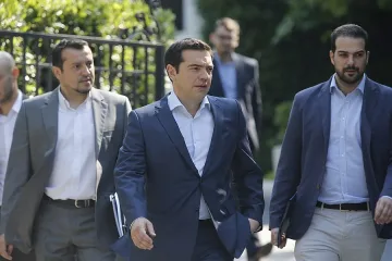 Ципрас към Путин: Продължаваме диалога с кредиторите