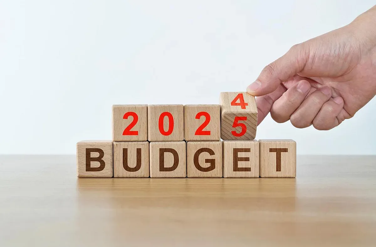 Нов скандал! Орязаха парите на общините, кметовете бесни