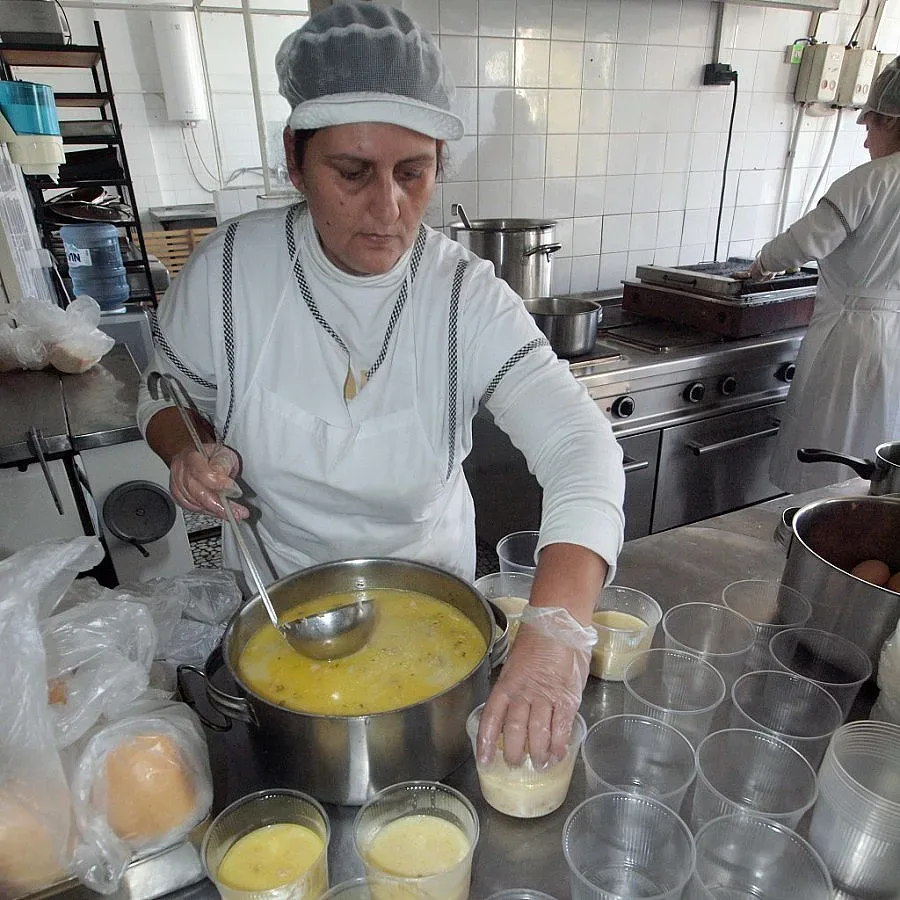 54 души 8 месеца ще имат топъл обяд вкъщи