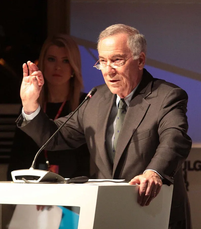 Стив Ханке:  Ако влезете в еврозоната, тръгвате по пътя на Гърция