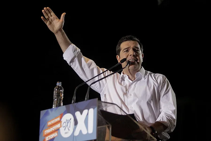 Погроми в Атина преди референдума