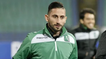 Жената на национал го натиска  да заиграе в "Локо" (Пд)