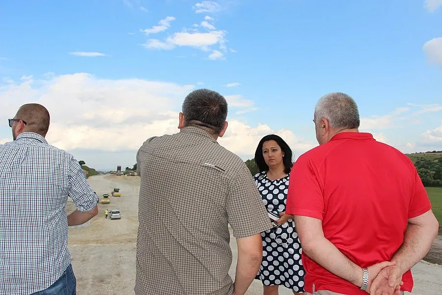 Павлова инспектира строителството на пътен възел Шумен-Белокопитово