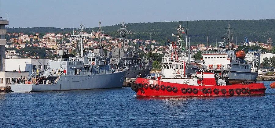 Щатски миноносец и турска подводница в "Бриз 2015"
