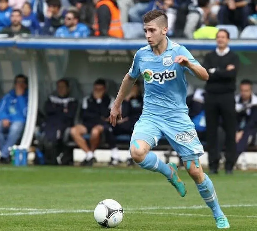 Богаташ уреди "Левски" с халф (ОБЗОР)