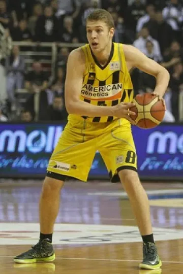 Александър Везенков подписва с "Барселона" 