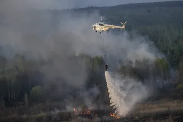 Пожар още бушува край Чернобилската АЕЦ 