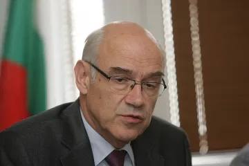 КЕВР прогнозира второ поевтиняване на парното 