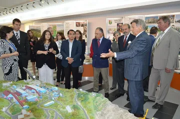 Посланици от три контенента на гости в "Асарел-Медет"