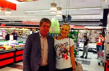 Известна красавица фенка на Георги Първанов