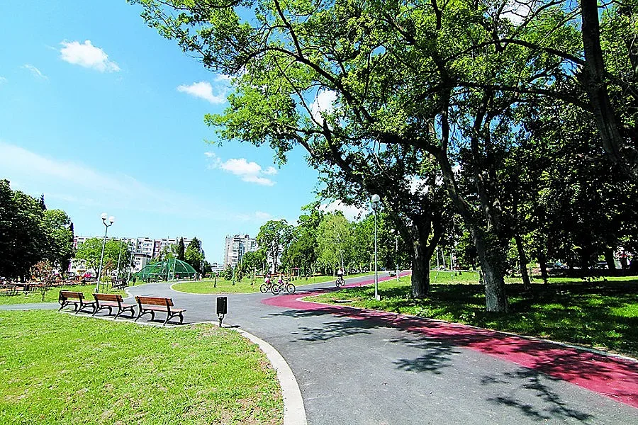 Казарма стана оазис под липите