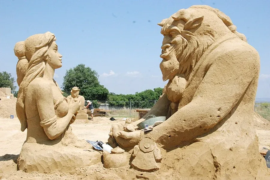 Откриват пясъчния фестивал в Бургас с шоу спектакъл