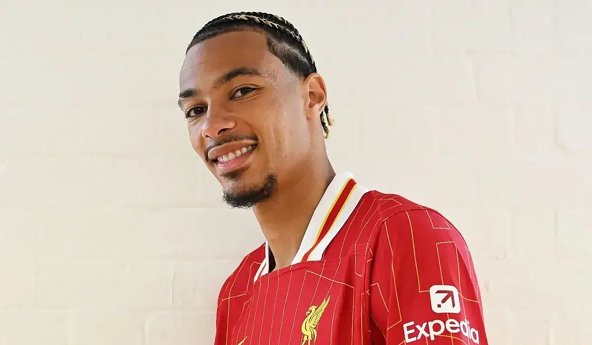 Жестока битка в Ливърпул! Екитике каза за Исак