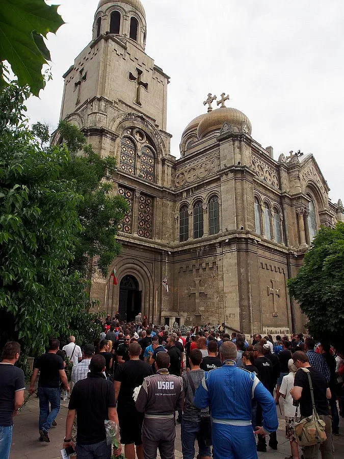 Изпратиха Славов в пилотски костюм (ОБЗОР)