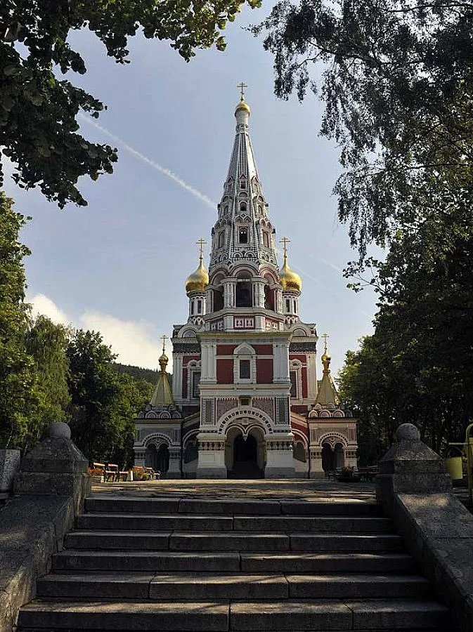 Обраха "Златната" църква в Шипка