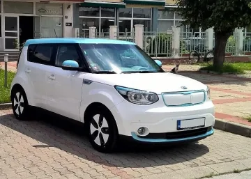 Белла купи първия КИА Соул на ток