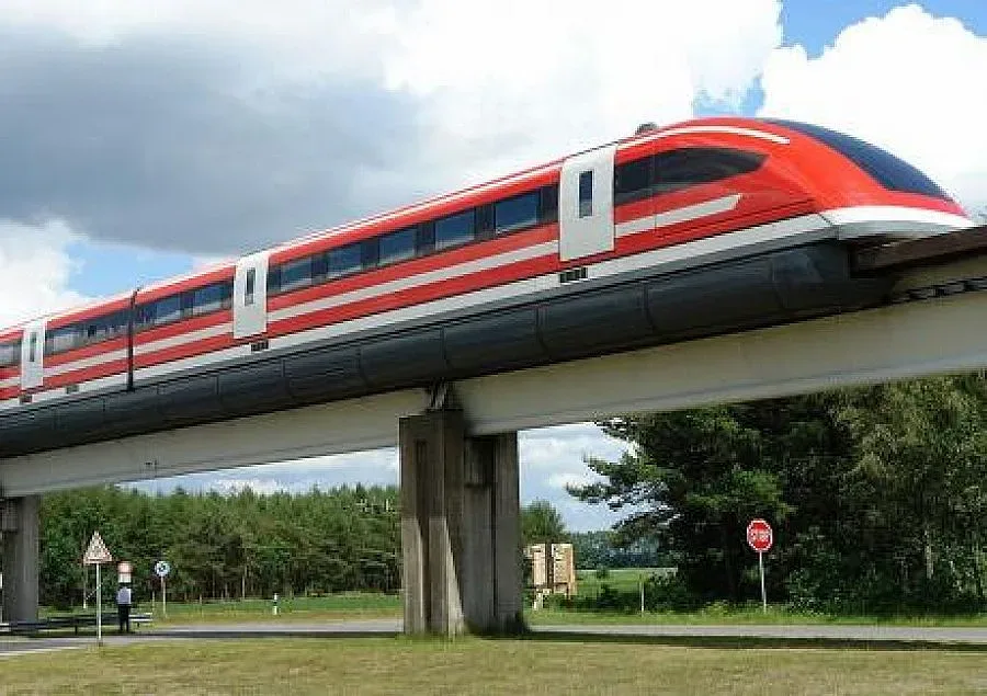 Мъж се самозапали в японски свръхскоростен влак