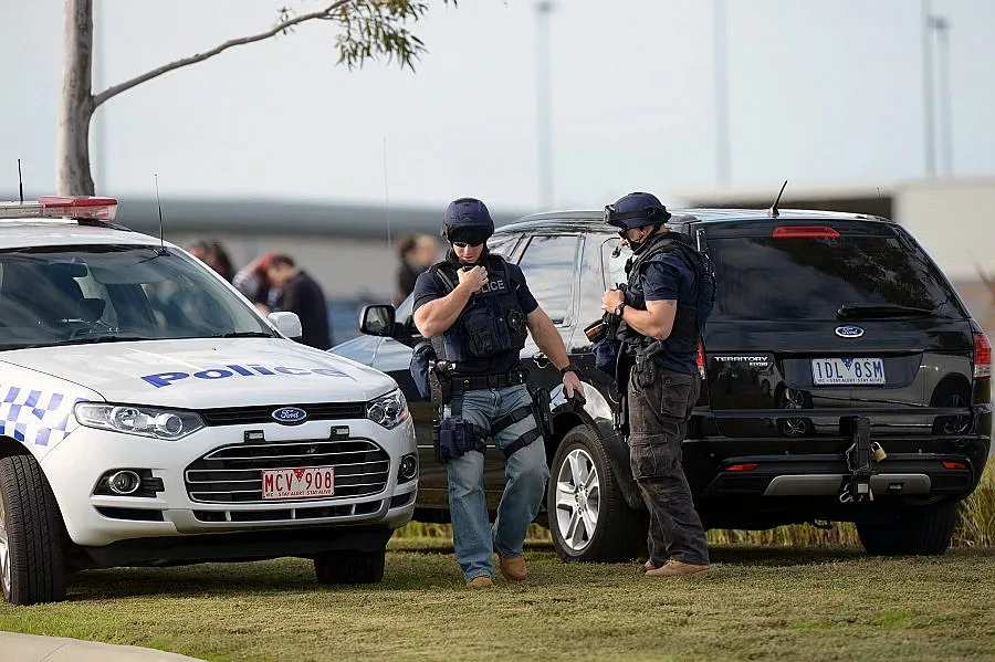 Австралийски затвор на бунт против забрана на пушенето