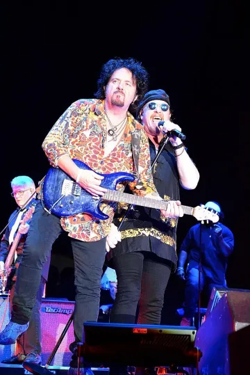 ТОТО музика от учебник