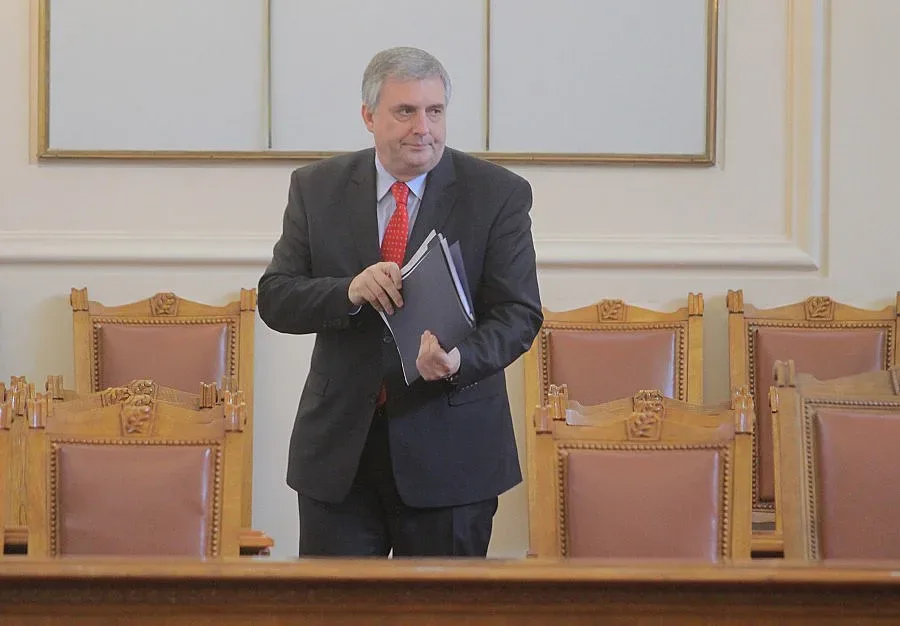 Калфин: 70% от бизнеса търси младежи със средно образование