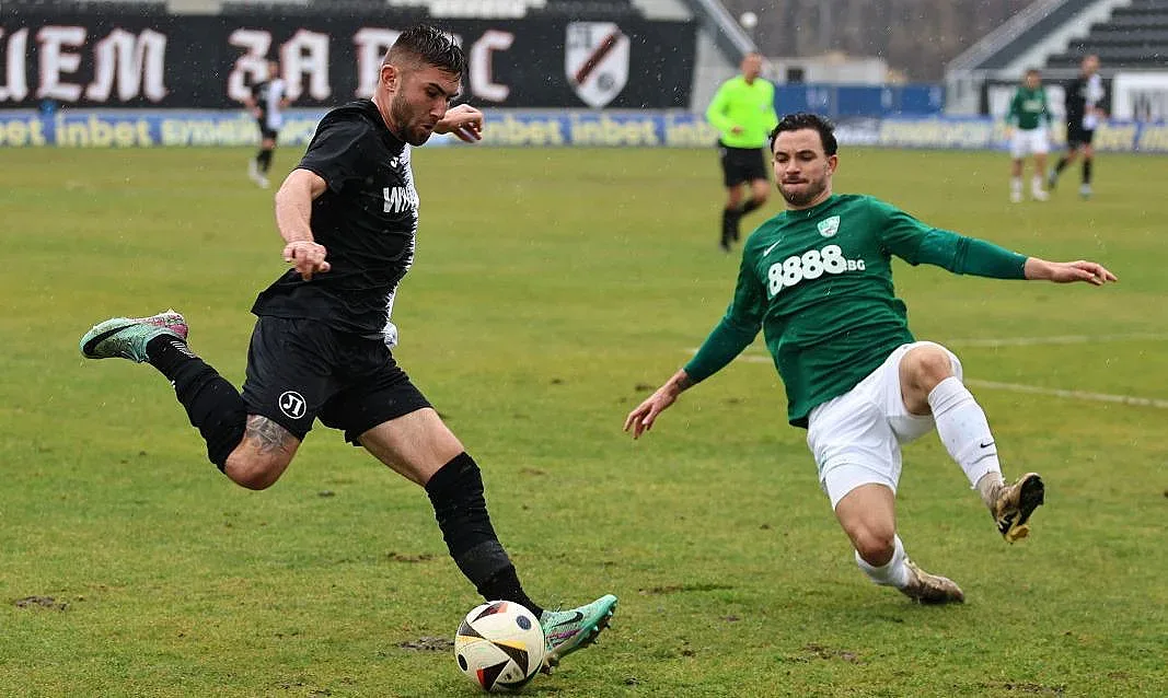 Локо Пловдив падна у дома, кризата се задълбочава