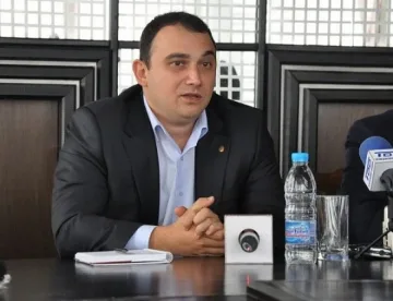 Кметът на Видин с уборка край Дунав