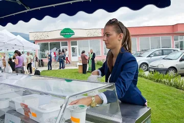 Как се прави сирене с вкуса на Балкана