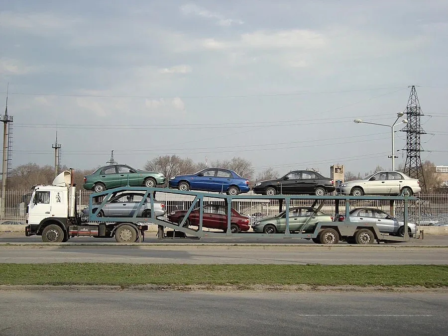 Автовоз катастрофира и разпиля коли по магистрала "Тракия"