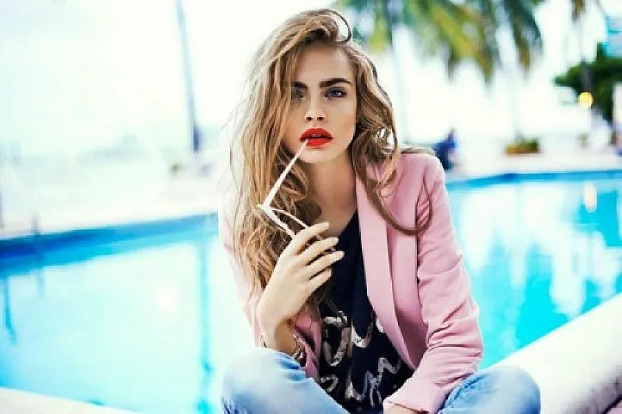 "Вог" обидиха Кара Делевин 