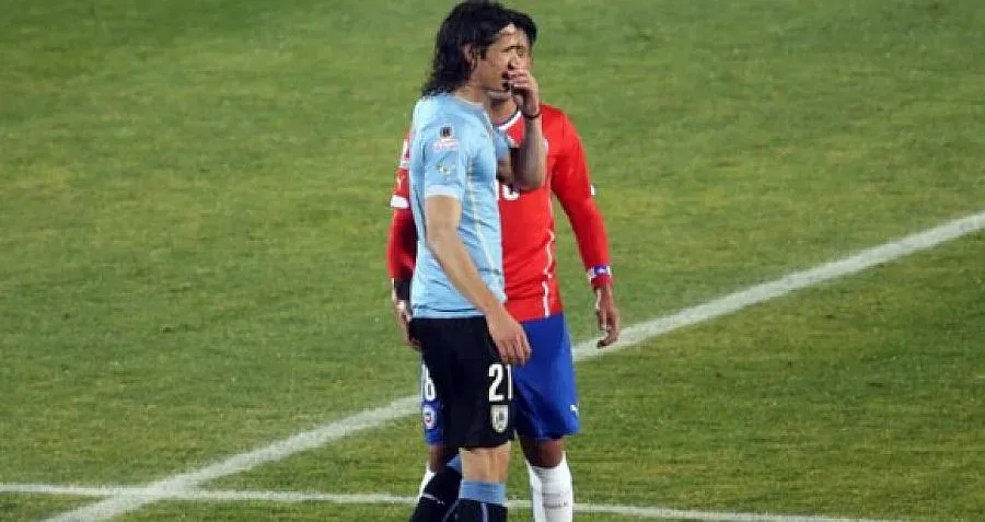 Чили и Уругвай се калят с компромати