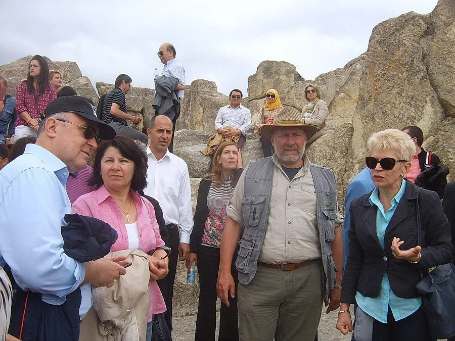 Объркаха министъра на туризма с преводачка от "Шоуто на Слави"