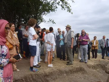 Дипломати изкачиха Перперикон