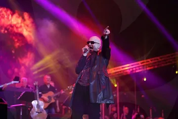 Слави Трифонов намери красавицата от концерта