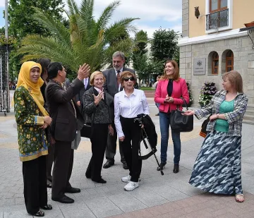 Ангелкова води дипломати на чудесата в Хасково и Кърджали